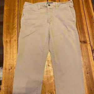 American Eagle khakis slim straight extreme flex 34/30